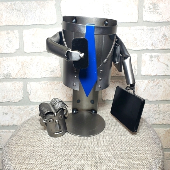H&K SCULPTURES Metal Business Man Wine Caddy/ Holder - Picture 2 of 7